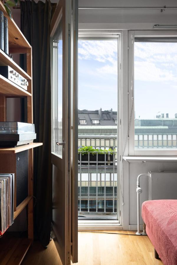 Wehost Spacious Traveller'S Hq Above Metro @Vilhonvuorenkuja 16 Lejlighed Helsinki Eksteriør billede