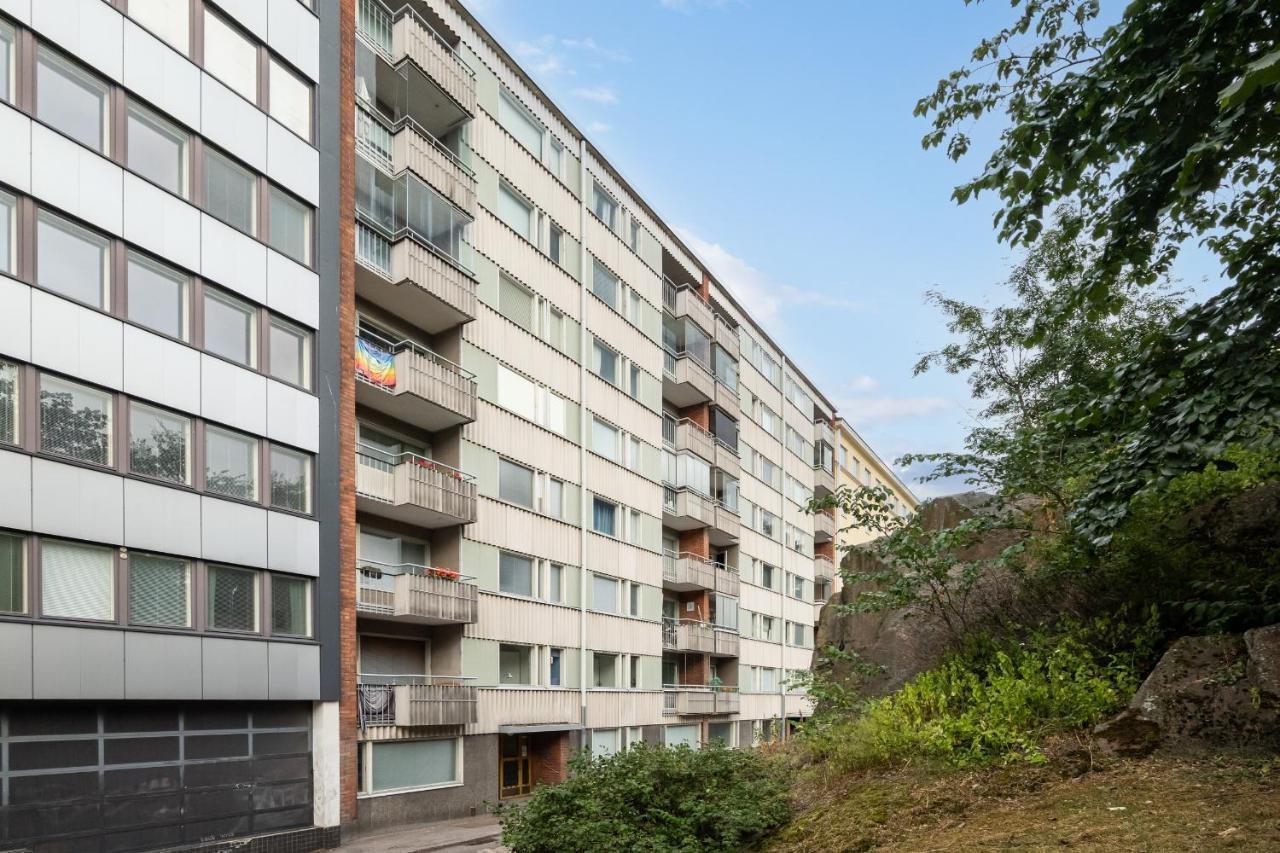 Wehost Spacious Traveller'S Hq Above Metro @Vilhonvuorenkuja 16 Lejlighed Helsinki Eksteriør billede